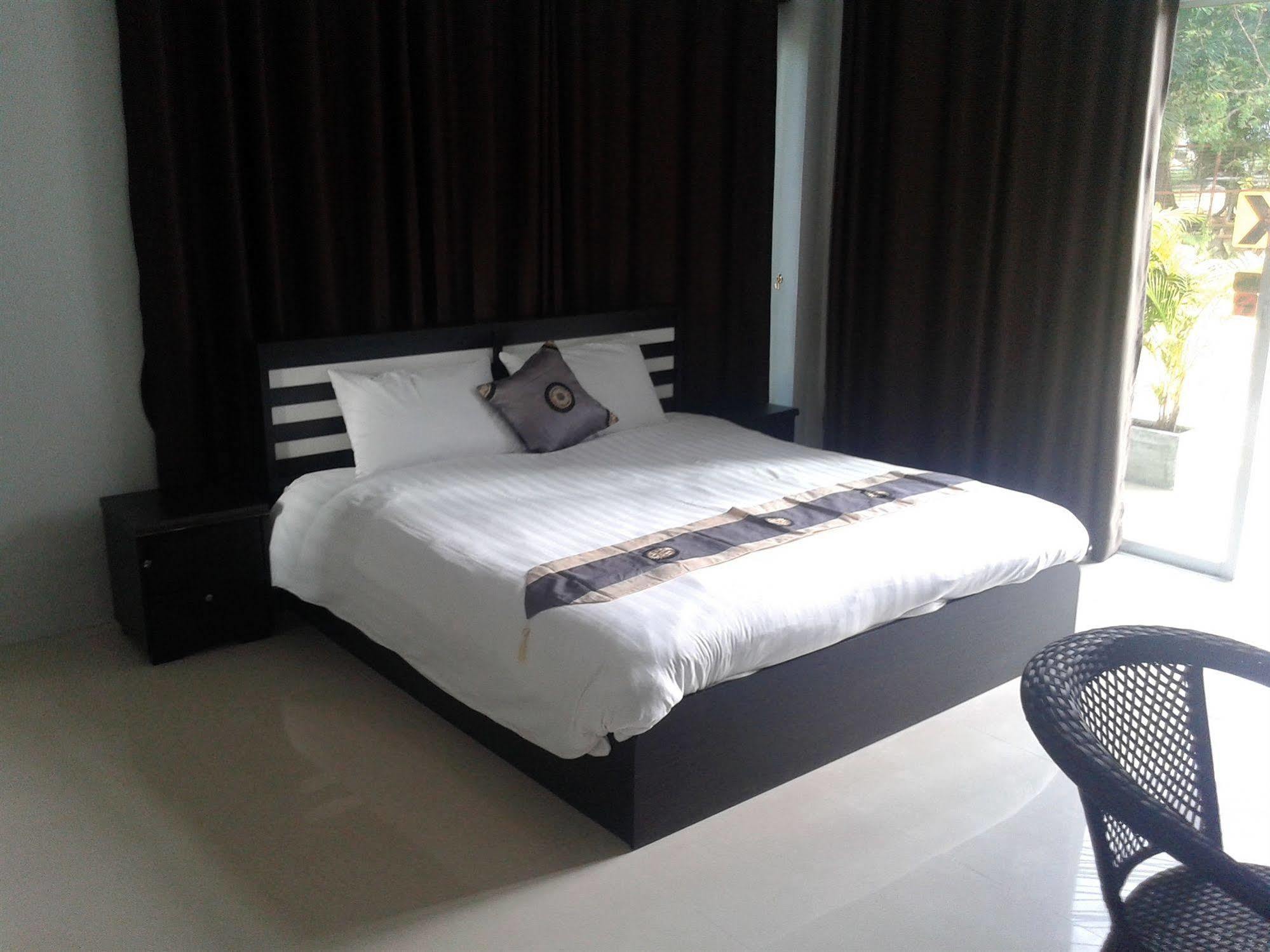 But Different Phuket Boutique Hotel Nai Harn Exteriér fotografie