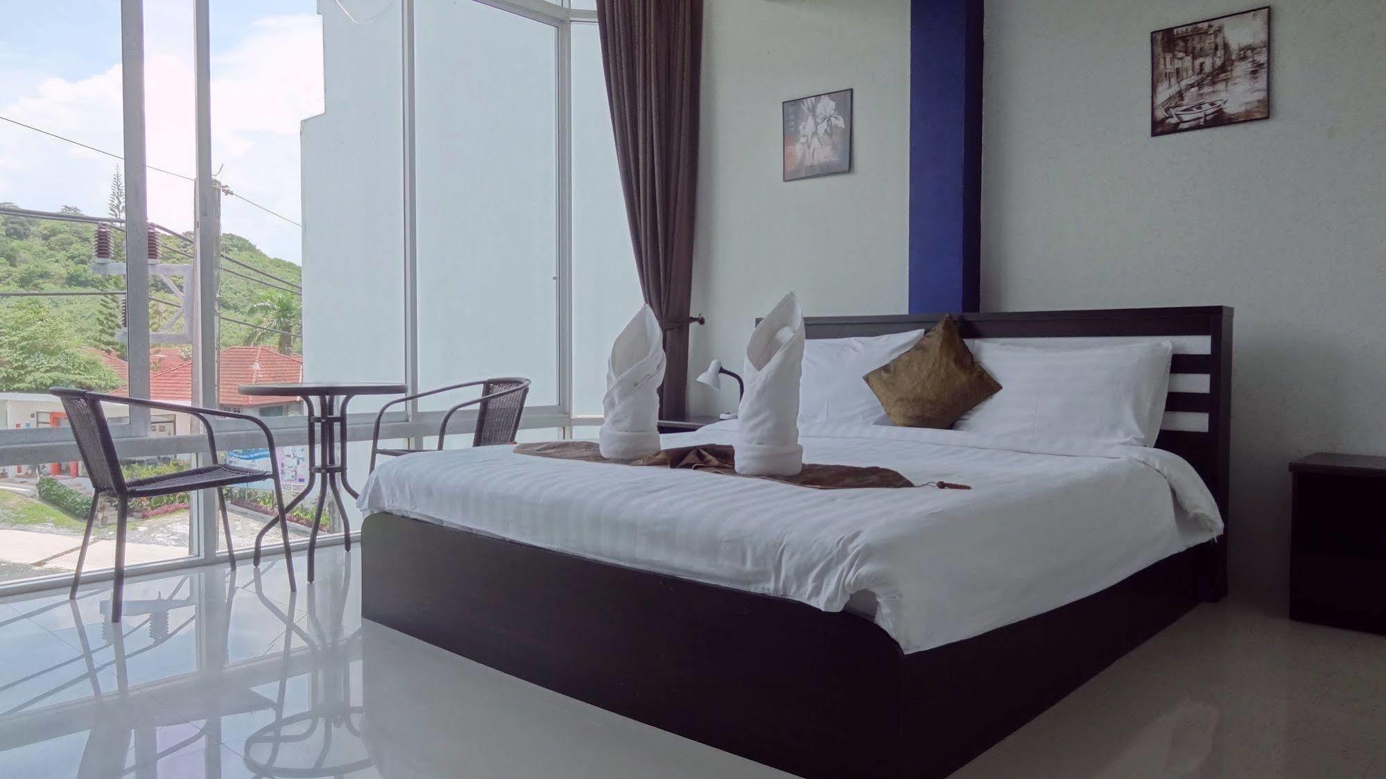 But Different Phuket Boutique Hotel Nai Harn Exteriér fotografie