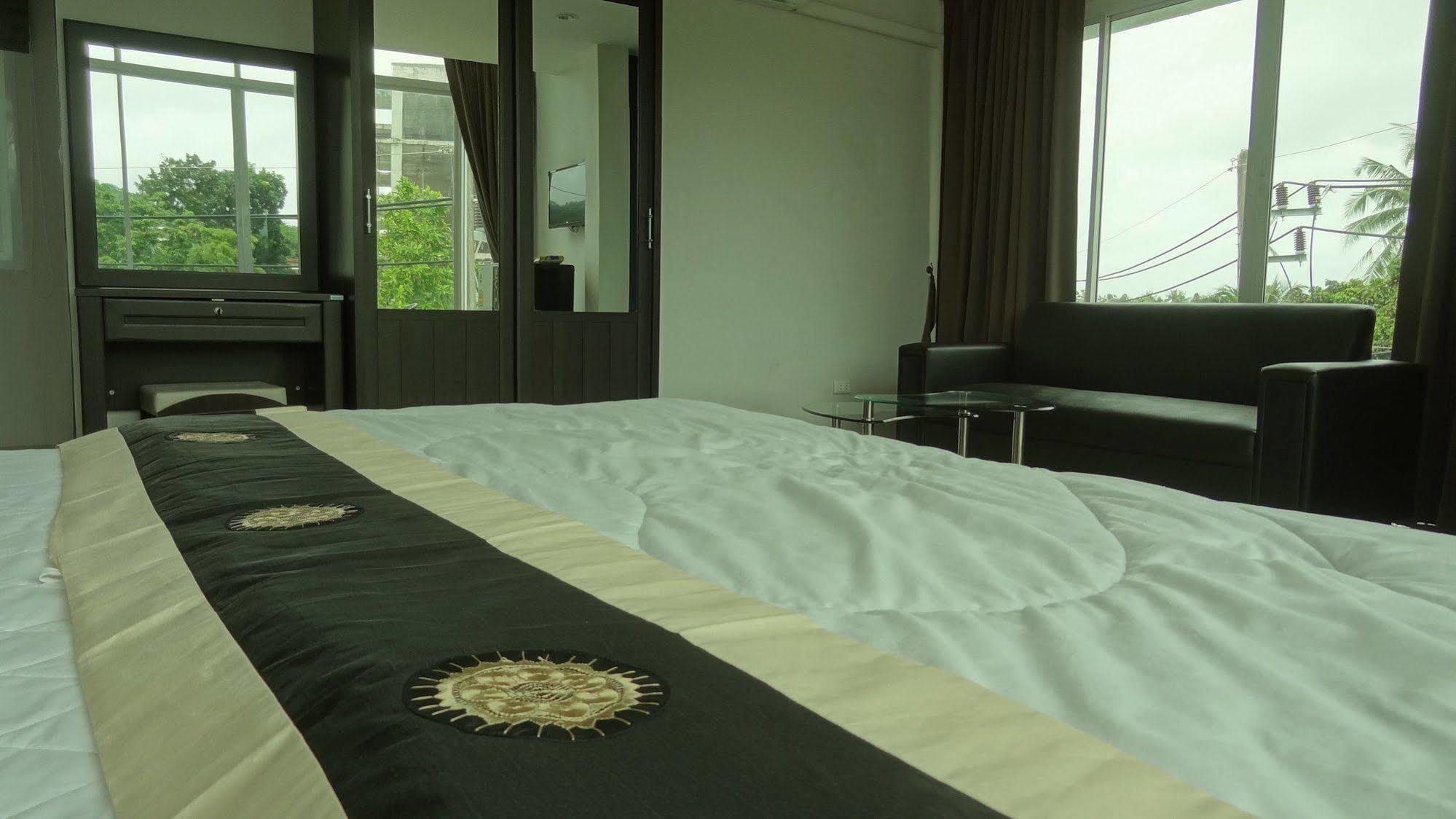 But Different Phuket Boutique Hotel Nai Harn Exteriér fotografie